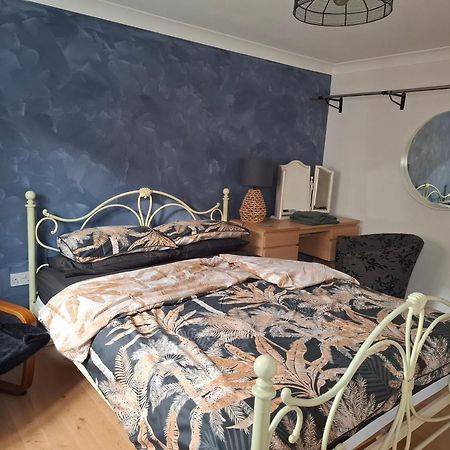 Driftmark Beachfront Location Aberavon Beach Sea Views Large Driveway Parking Private Site Fibre Optic Wi Fi بورت تالبوت المظهر الخارجي الصورة