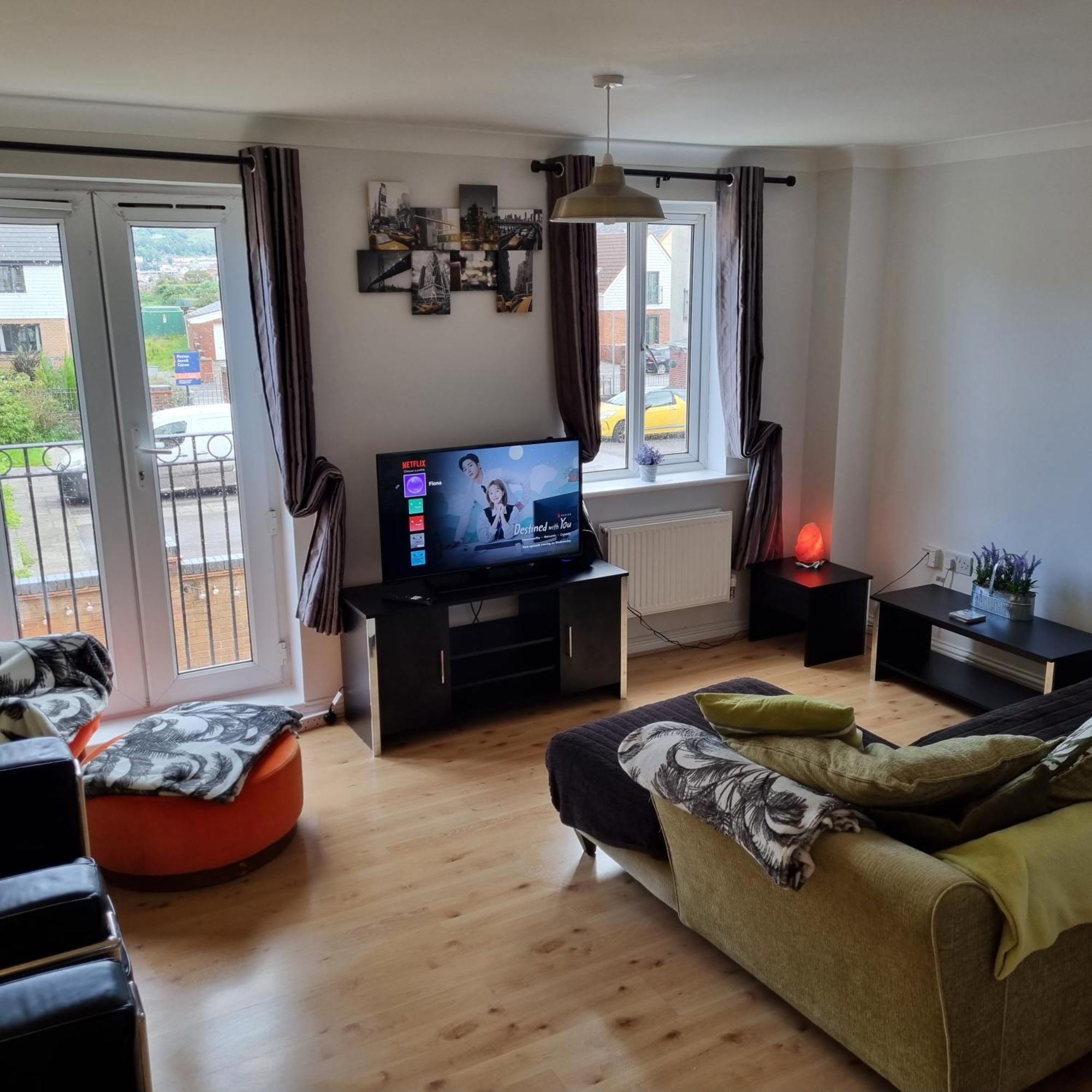 Driftmark Beachfront Location Aberavon Beach Sea Views Large Driveway Parking Private Site Fibre Optic Wi Fi بورت تالبوت المظهر الخارجي الصورة